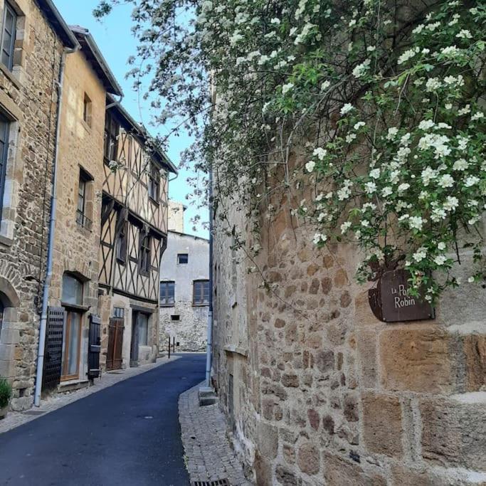 Maison De Ville Vic-le-Comte Bagian luar foto