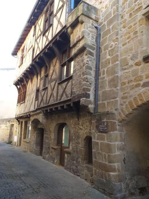 Maison De Ville Vic-le-Comte Bagian luar foto