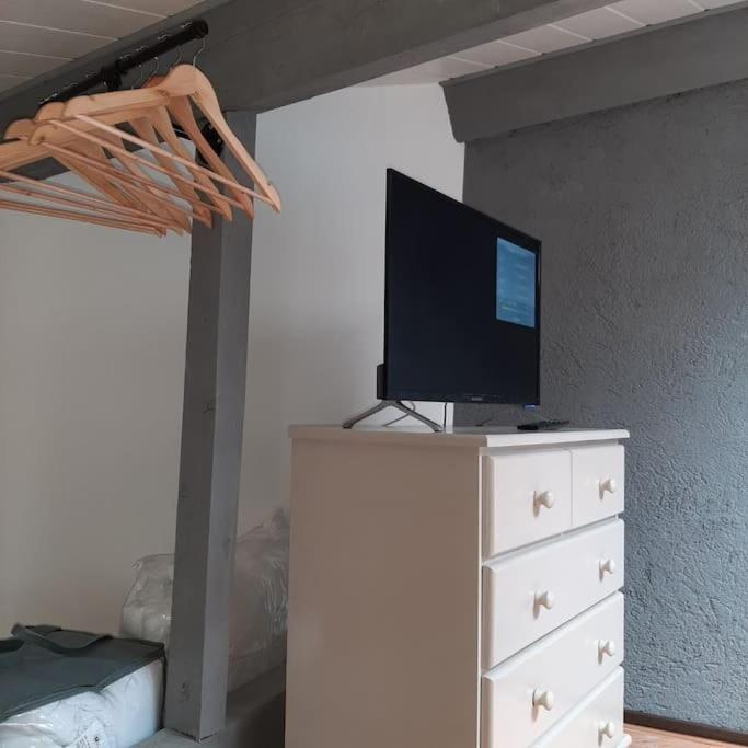 Maison De Ville Vic-le-Comte Bagian luar foto